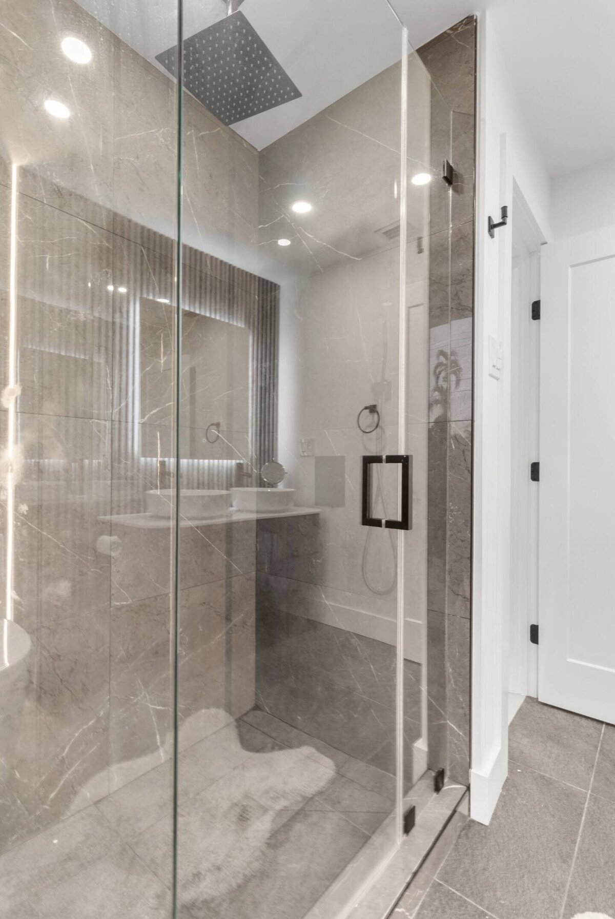 Bathroom 2 (4)