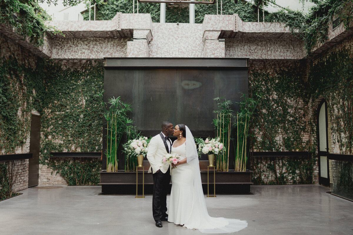 K&amp_RPhotos305855