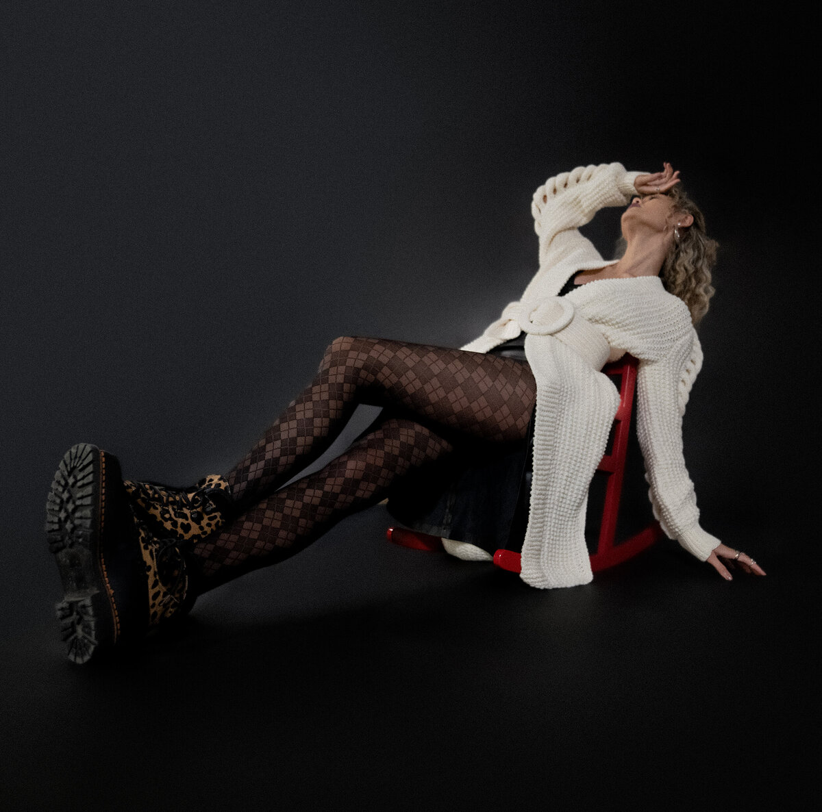 dark-glamour-fashion-shoot-rawan-fancy-outfits