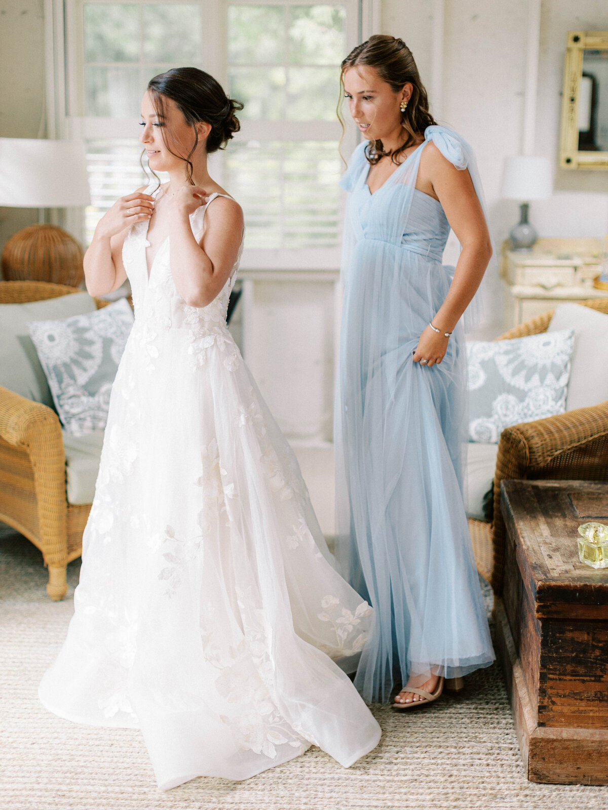 Vermont-Luxury-Film-Wedding-Photographer-Bride-Getting-Ready_151