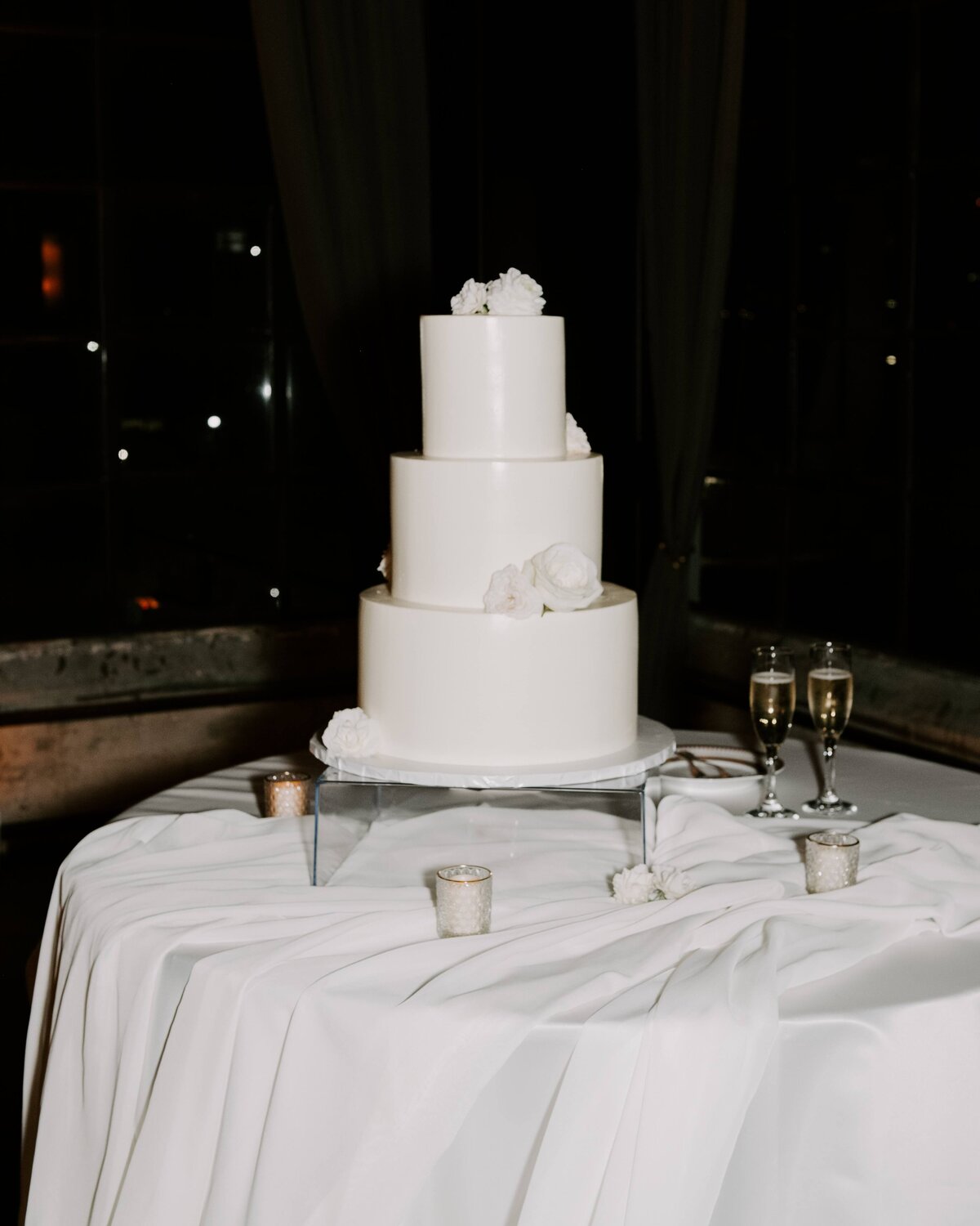 Vietnamese timeless white sage wedding25
