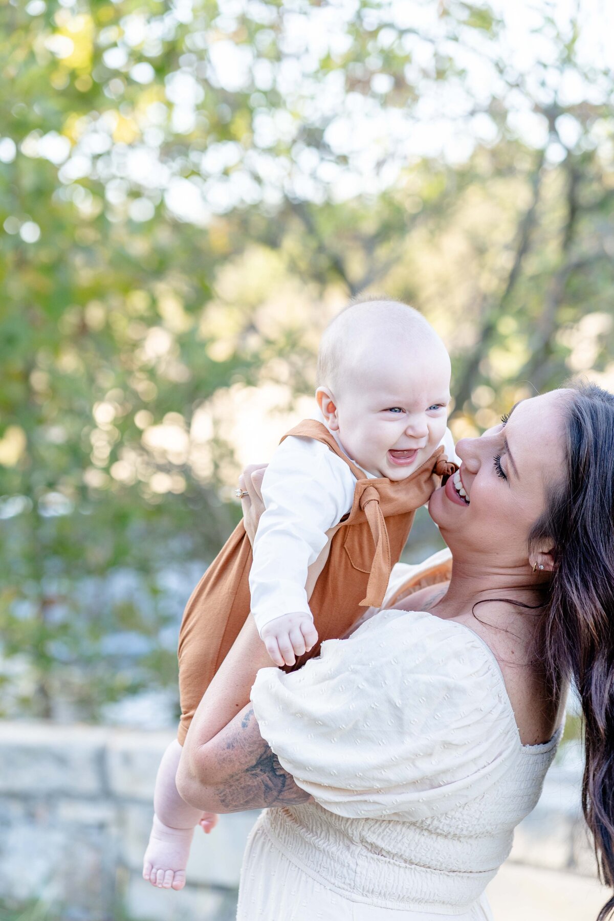 Austin-TX-Fall-Mini-Session-Magnolia-and-Grace-Photography-Co-AmberB-# (1)-18