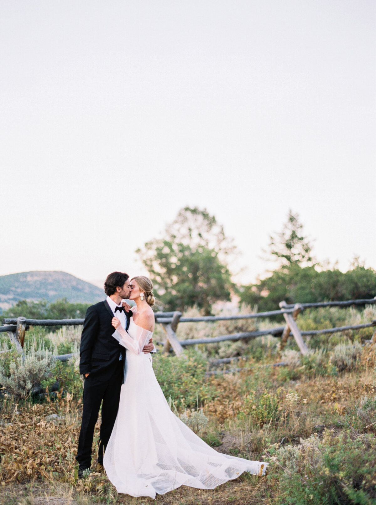 English Rose | The Lodge at Blue Sky | Mary Claire Photography | Arizona & Destination Fine Art Wedding Photographer