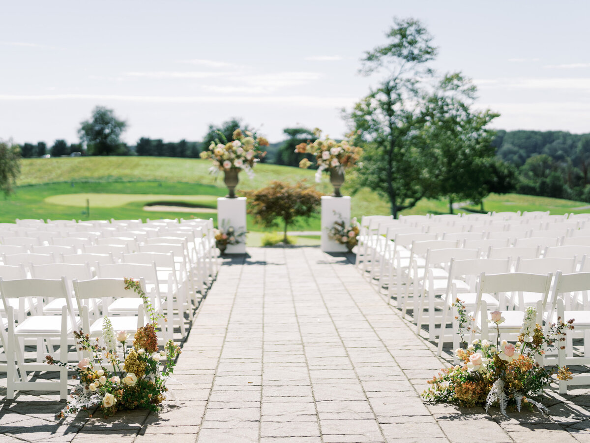 6_Kate Campbell Floral Maryland Golf Country Club Fall Wedding by Madeline Collins photo