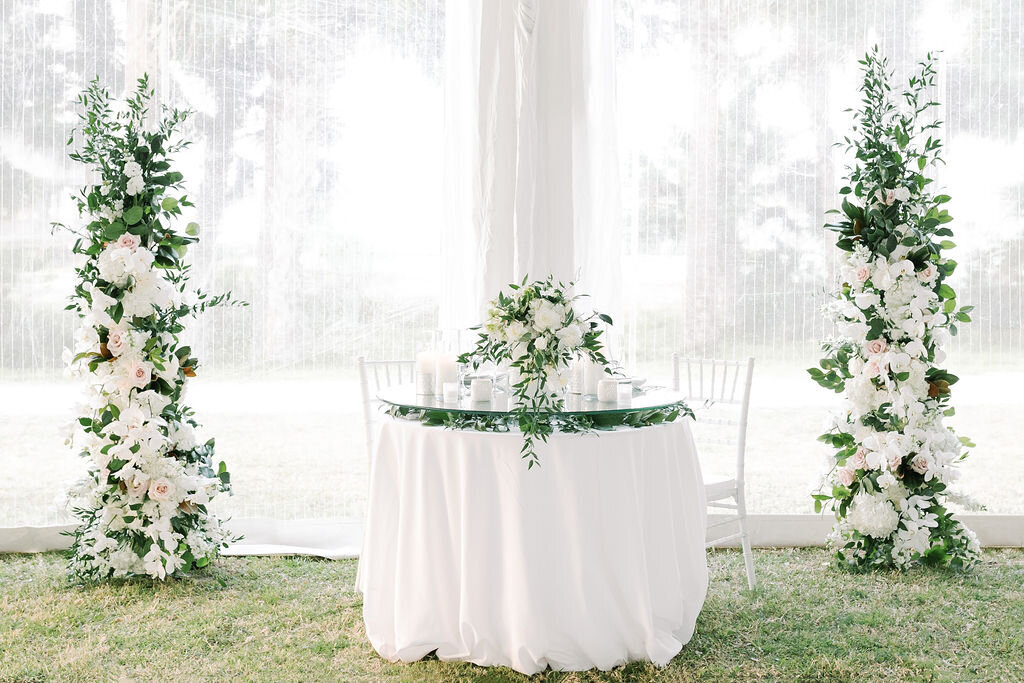 Daufuskie Island Wedding  | Haig Point Wedding  | Trish Beck Events | Hilton Head Wedding Planner | Southeast Wedding Planner |  Green and White Sweetheart table