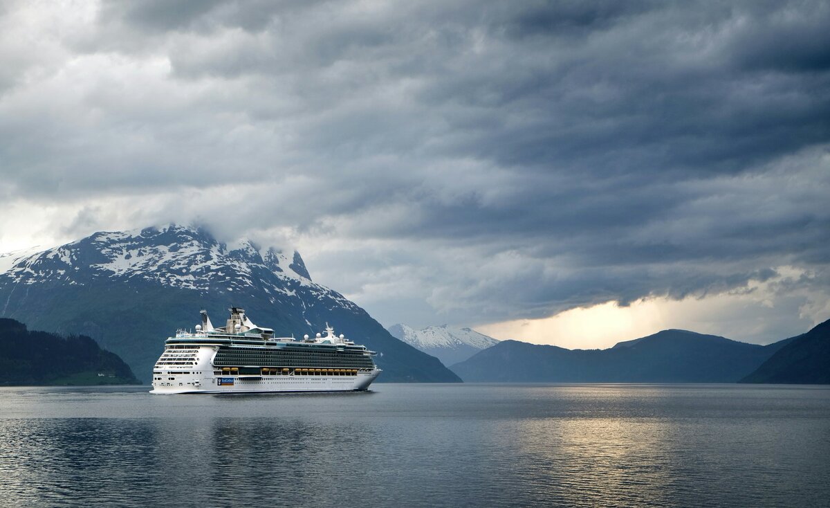steinar-engeland-VKlIQTmJfVY-unsplash