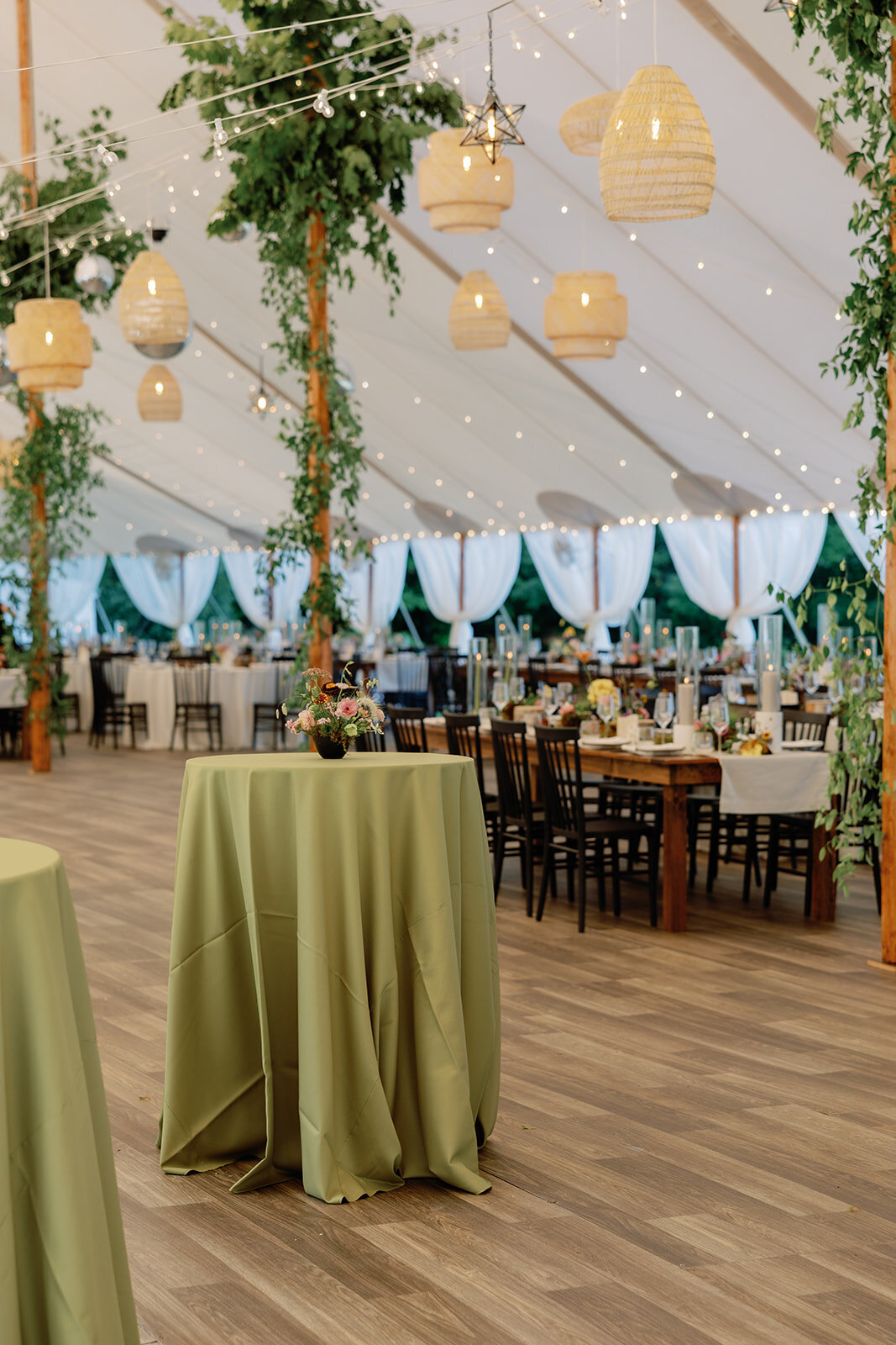 outdoor-wedding-tent