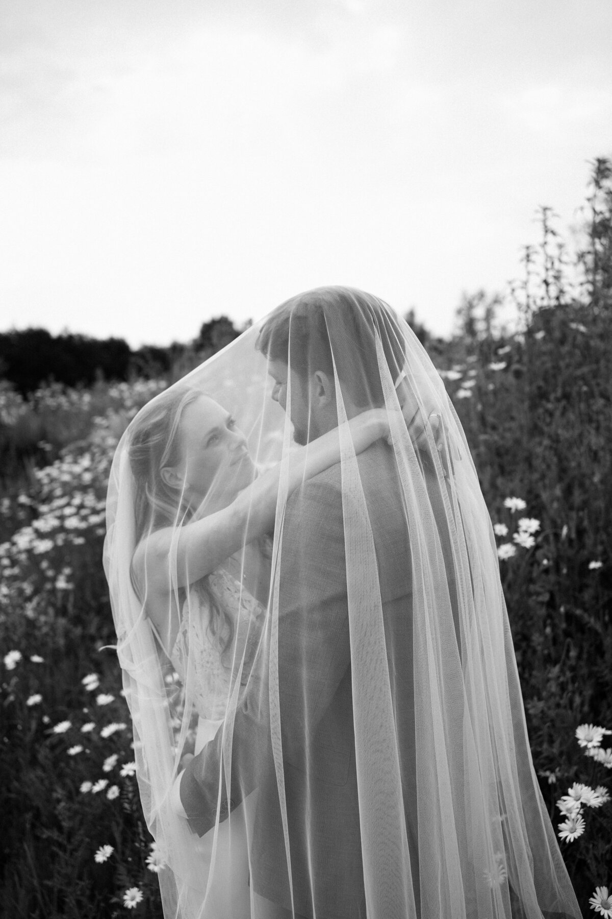 Bruidspaar shoot. Samen onder de sluier. 