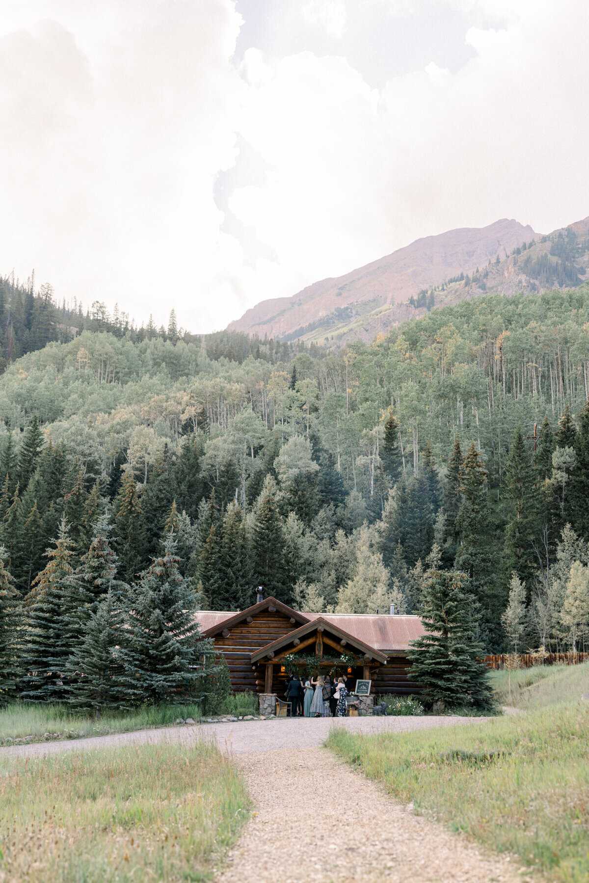 Pine_Creek_Cookhouse_Aspen_Wedding_by_Diana_Coulter_Web-18