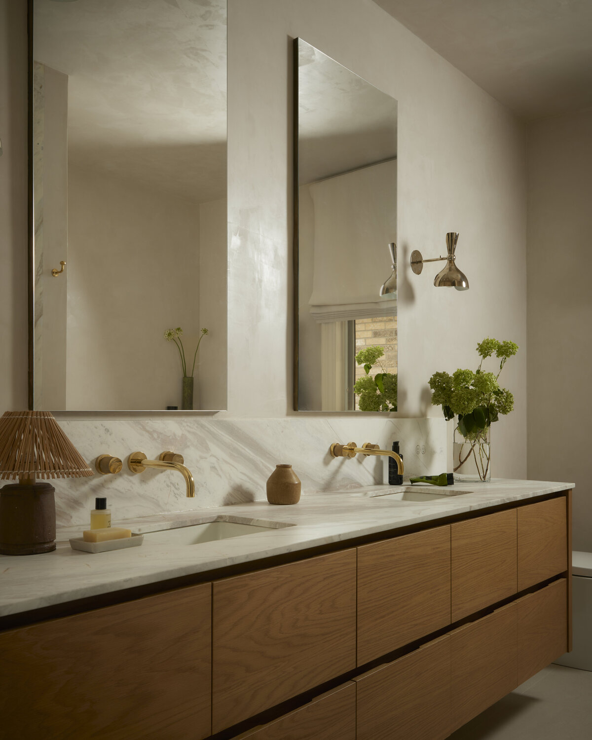 4E91FE02-0155-446A-9EBA-30F5C9D981D9