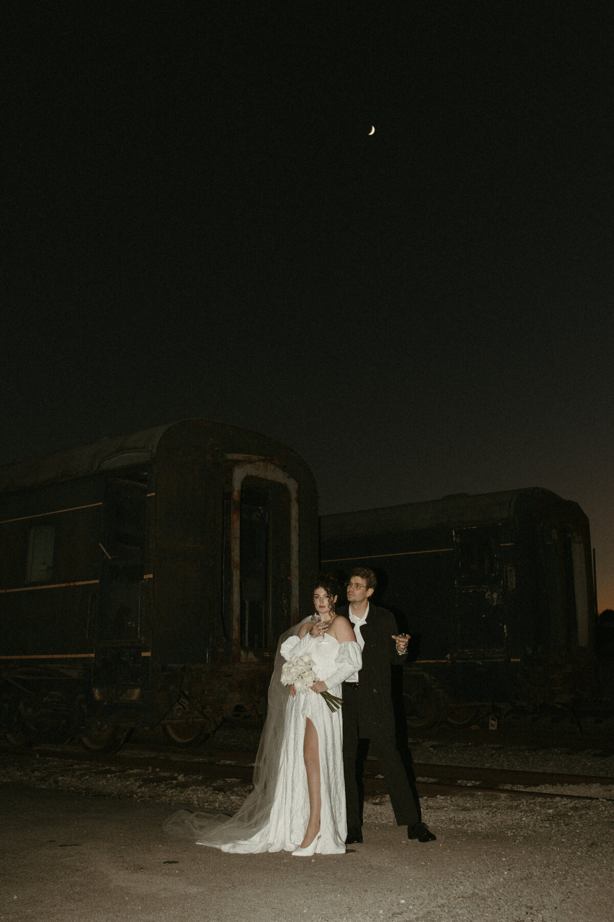 european-train-runaway-bride-elopement-rome-italy-romantic-film-187