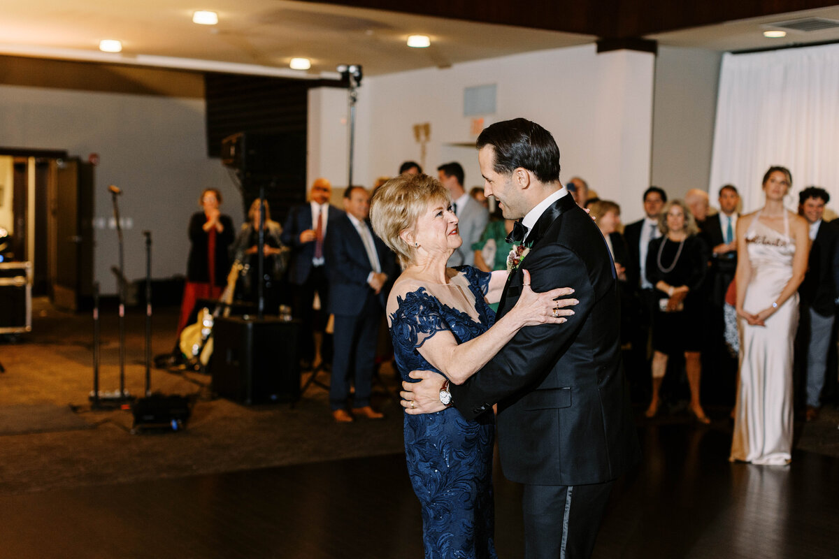 Phoenixville-Foundry-Romantic-Fall-Wedding-Photographer-Reception-Party-Photos_149