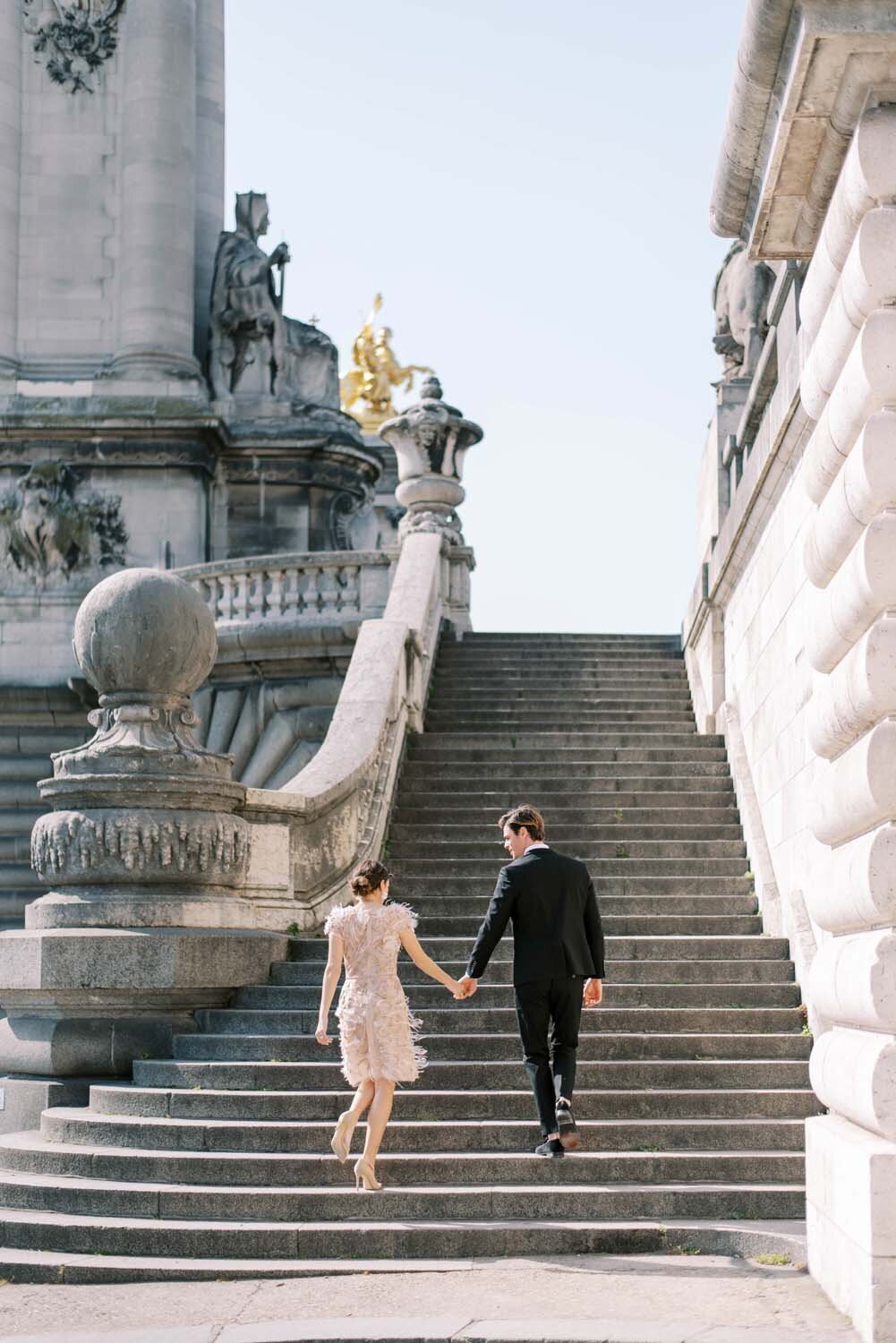 Paris wedding elopement on the Seine private boat Veronique Lorre floral designer Ruth Terrero Photography3