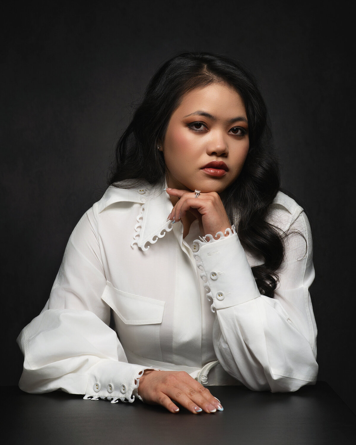 Bellevue headshot photographer offering modern professional portraits for LinkedIn, teams, and branding.