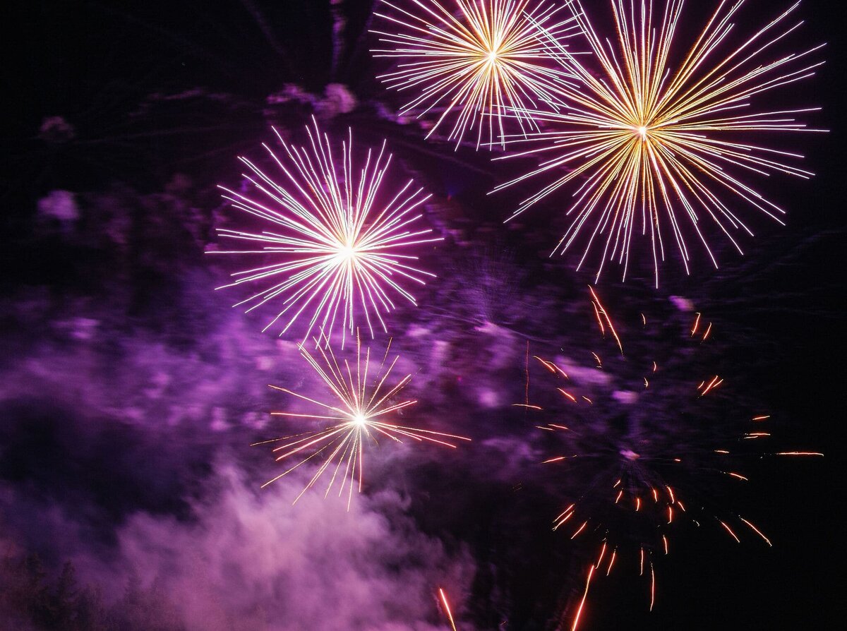 Gold-purple-fireworks