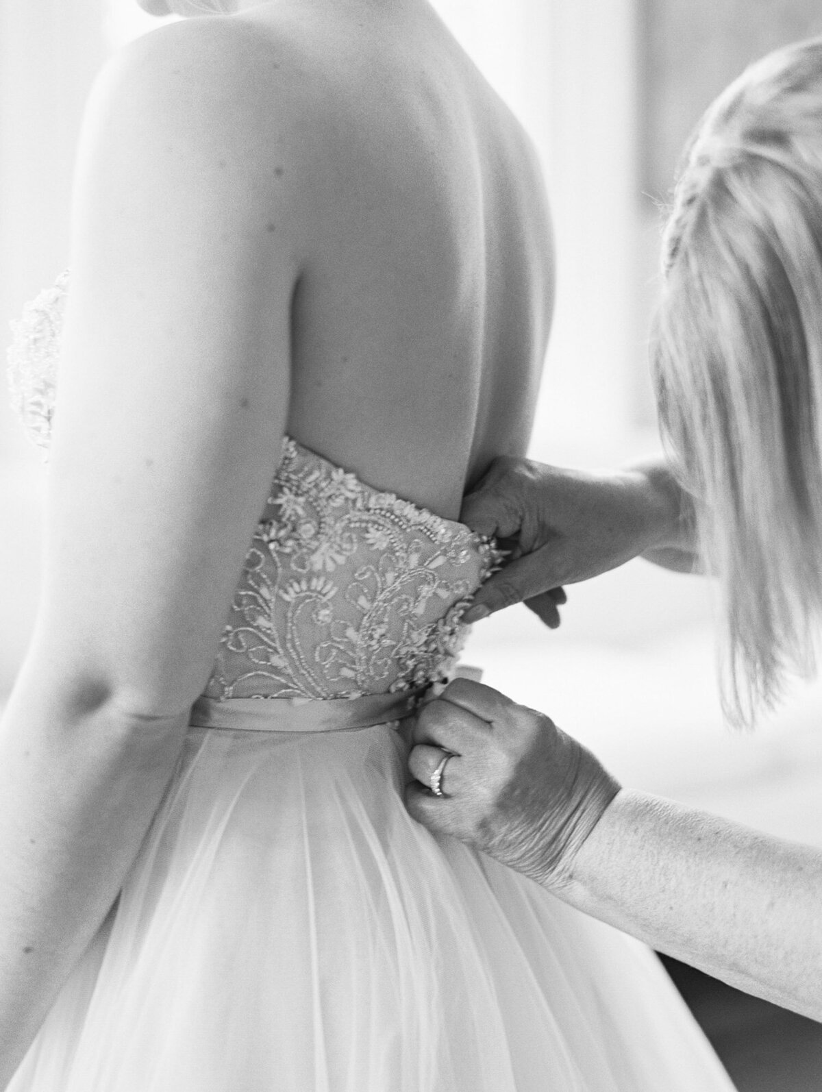 29-ally-bobby-photography-fine-art-wedding-merrimon-wynne