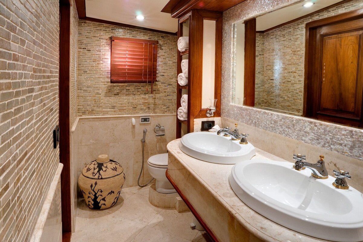 Luxury Charter Mutiara Laut Yacht Interior Bathroom