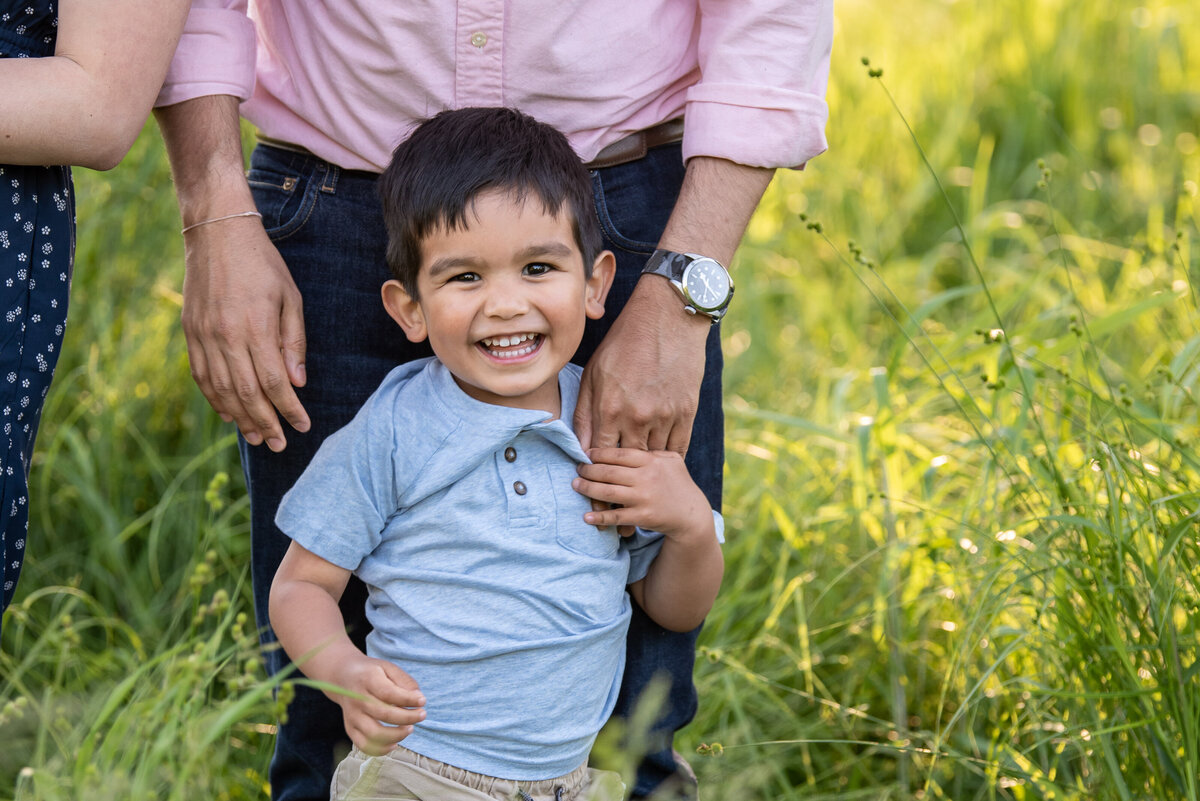 families-children-outdoors-rye-westchester-connecticut-photographer-new-york-photoshoot_connection_11
