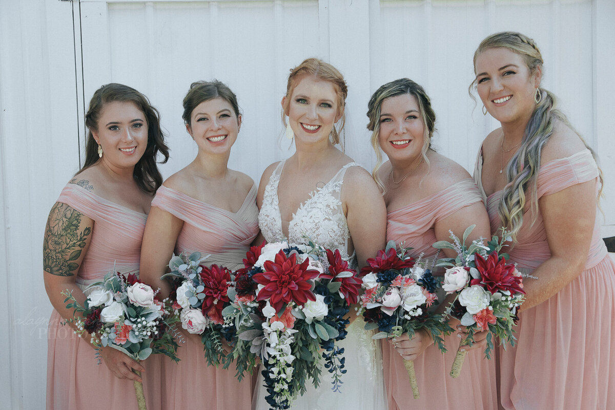 bridal party _ alaynna ann schwartz _ harpors vinyard _ iowa photographer _ playlife photography_0024