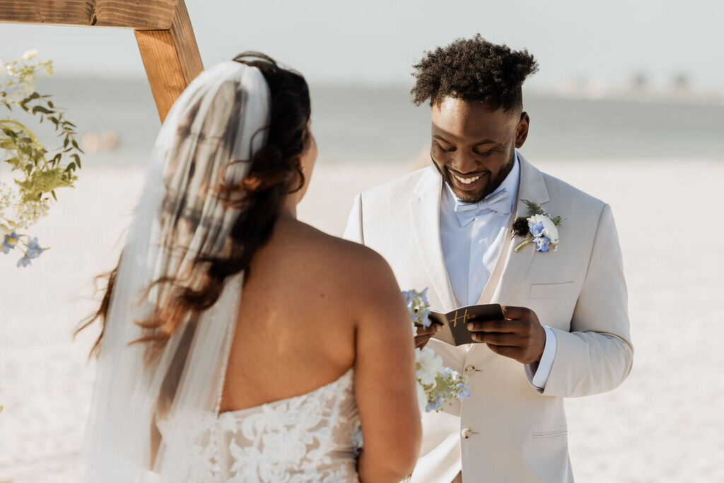 ariel-amir-photo-florida-beach-elopement-pass-a-grille-beach-chantilly-chic-celebrations-13