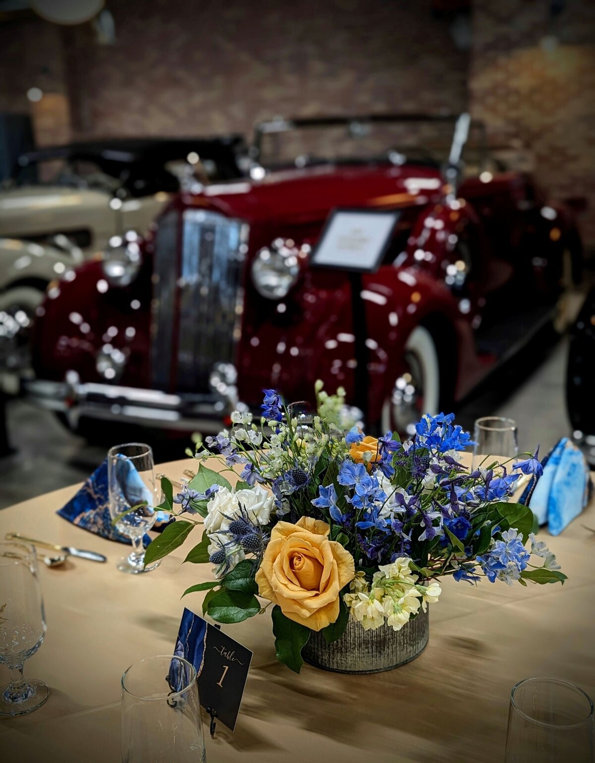 RED CAR WITH RECEPTION FLOWERS-WEBSITE