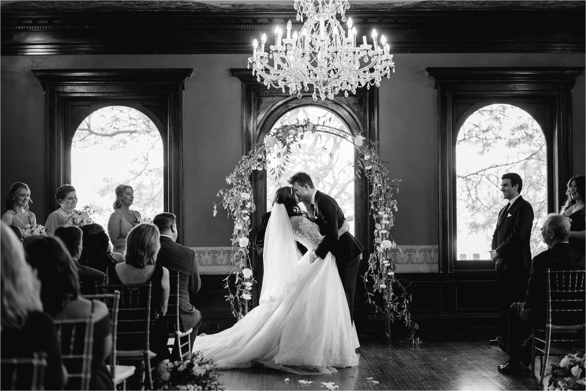 Minneapolis-Wedding-Photorgraphers-3231