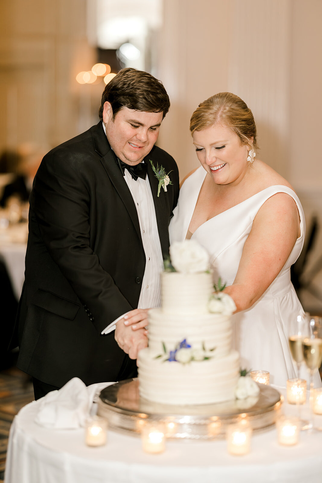 Wedding cake cutting at Capital City Club, Atlanta GA