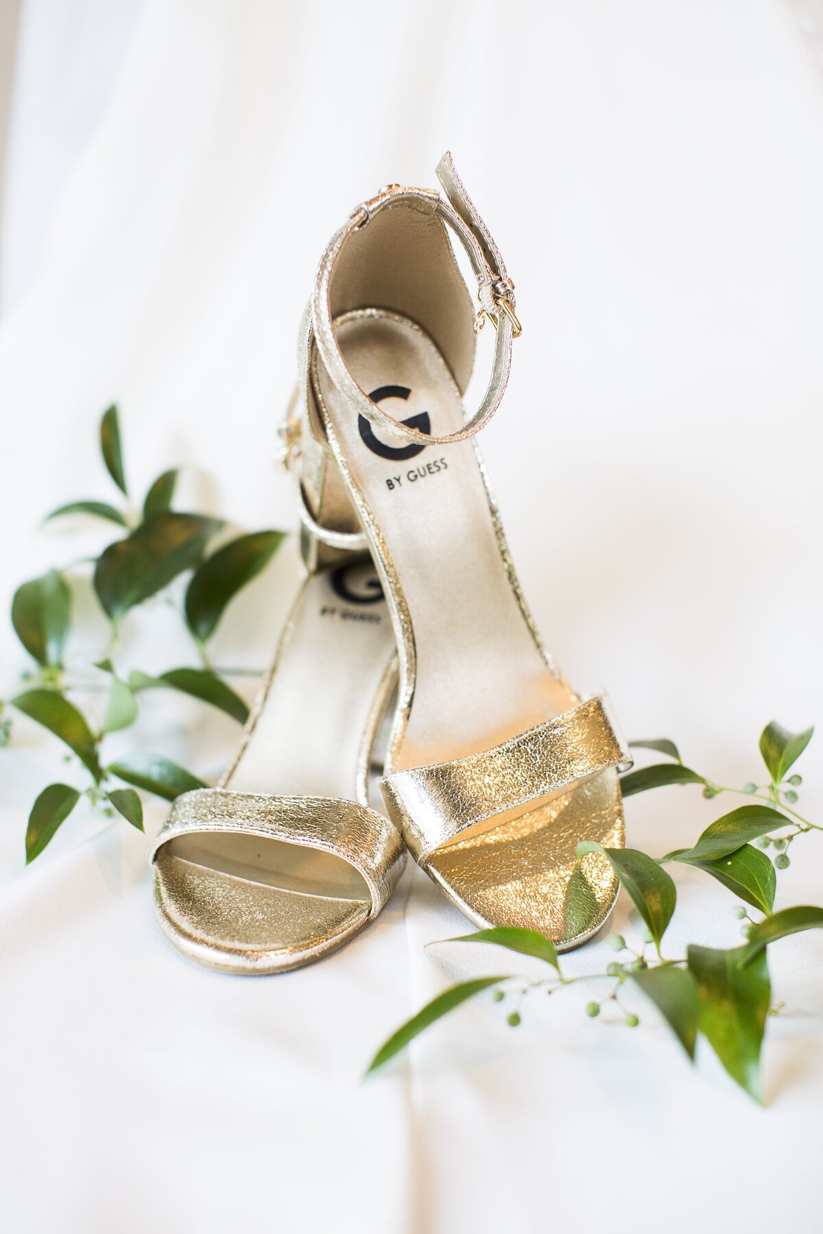 gold-wedding-shoes