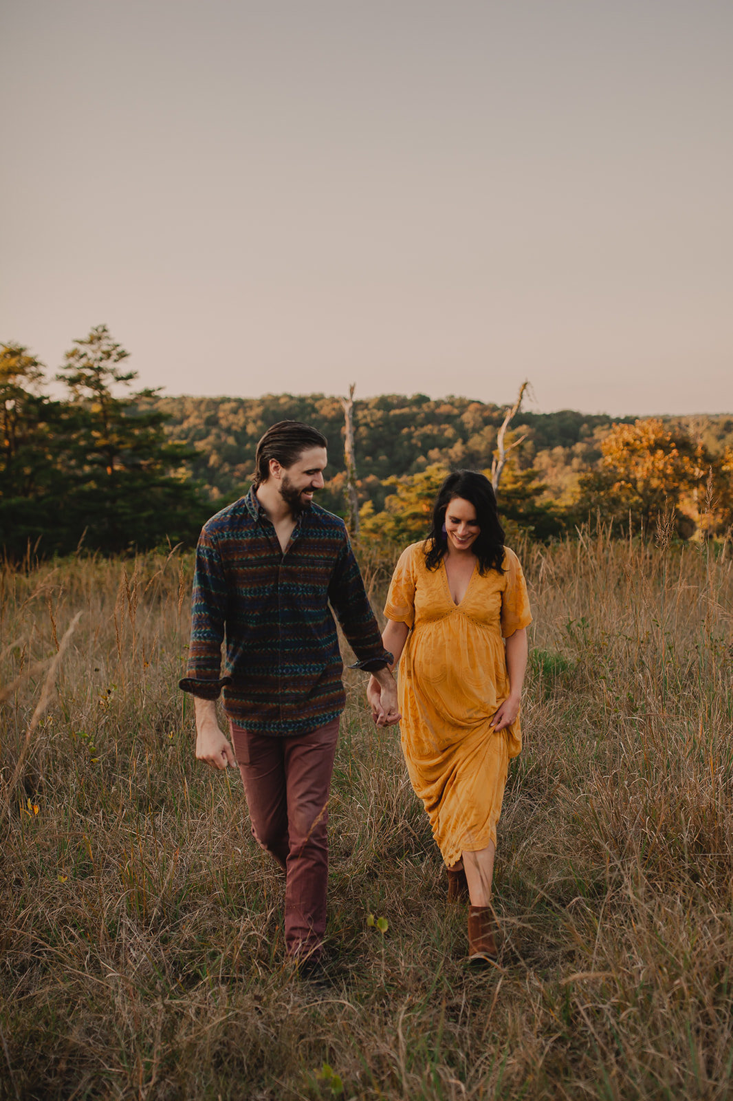 20_Outdoor-Maternity-Boho-Open-Field-Summer-Sunset_Couple