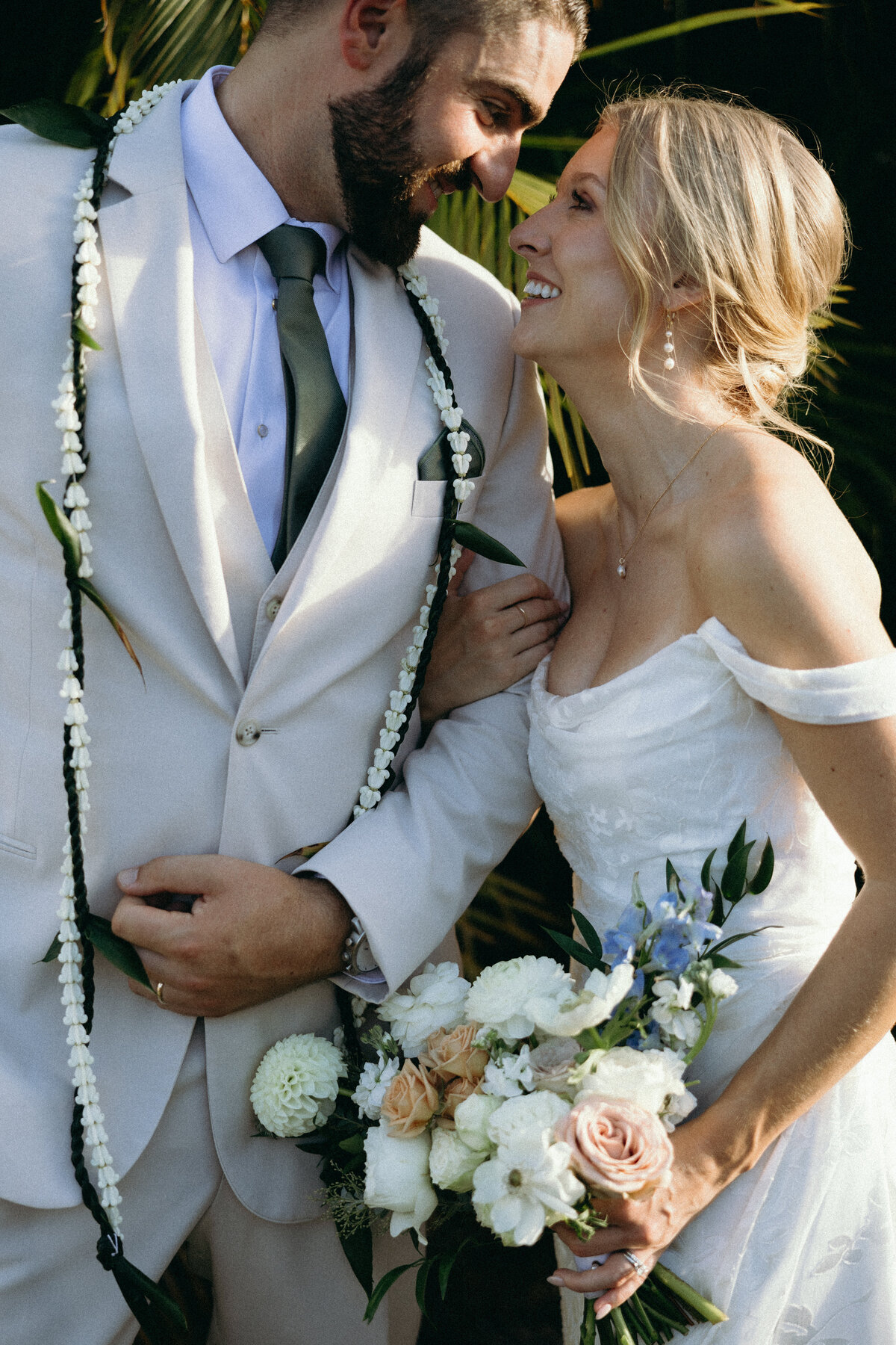 Hawaii-Honolulu-Destination-Wedding-Kualoa-Ranch-Paliku-Photographer-Oahu-Maui-Kona-1705