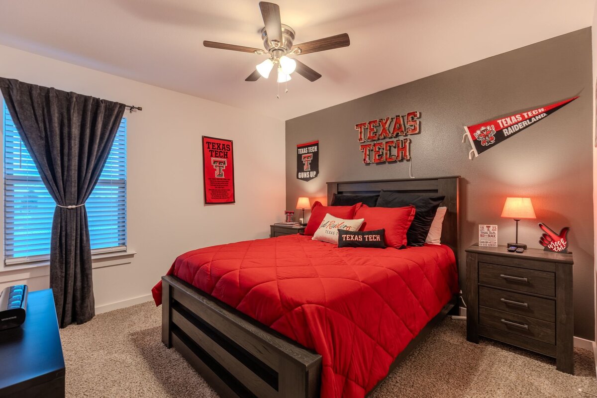 11_806 Hideout-0776-HDR