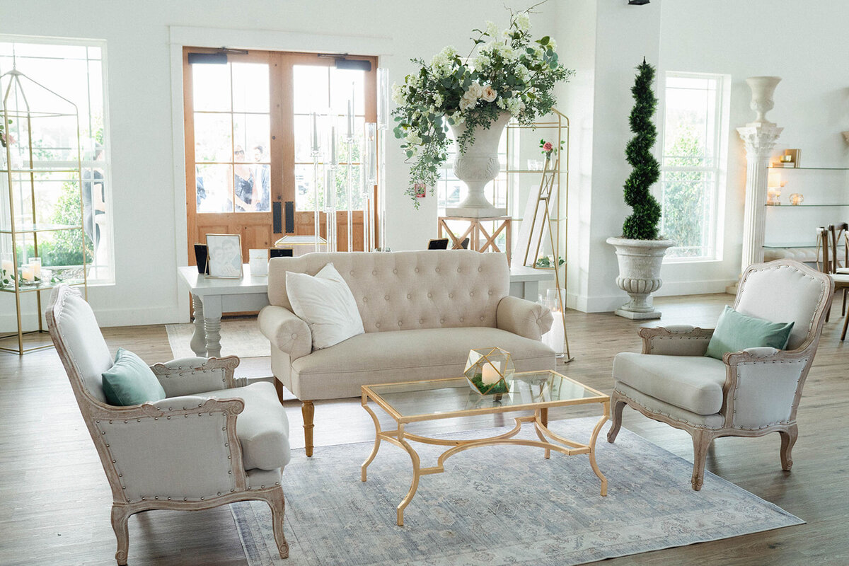 Lauren and Dylan's luxury wedding at Milicevic Family Vineyards