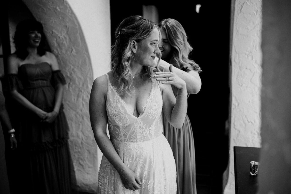 villa-parker-bride-getting-ready-kimberly-mitiska-photography-