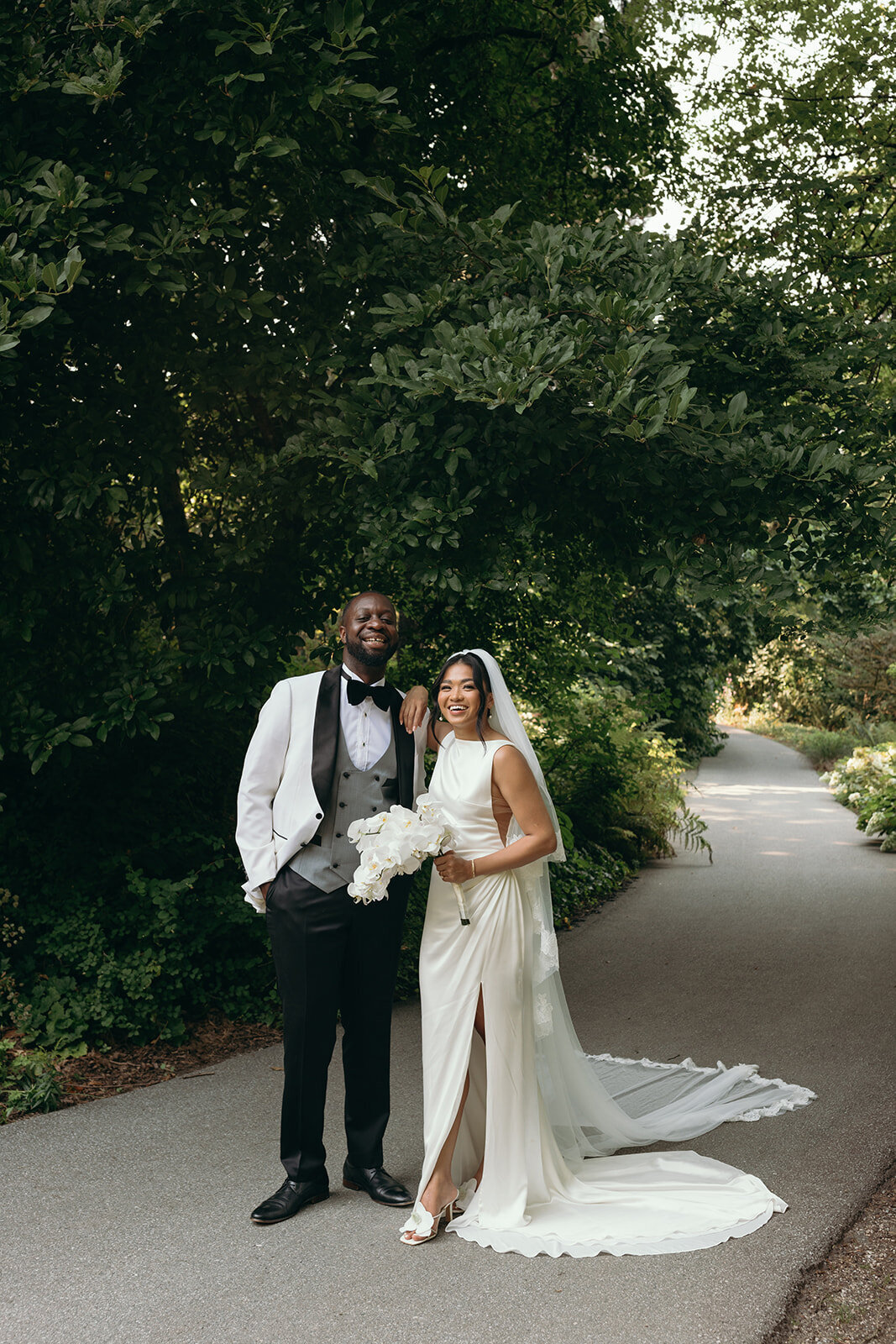 bride-groom-portraits-vandusen-wedding-vancouver-thegodards