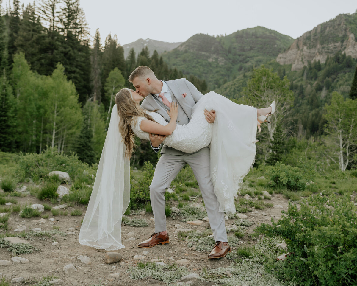 Hannah + Skylar Sneak Peeks-15