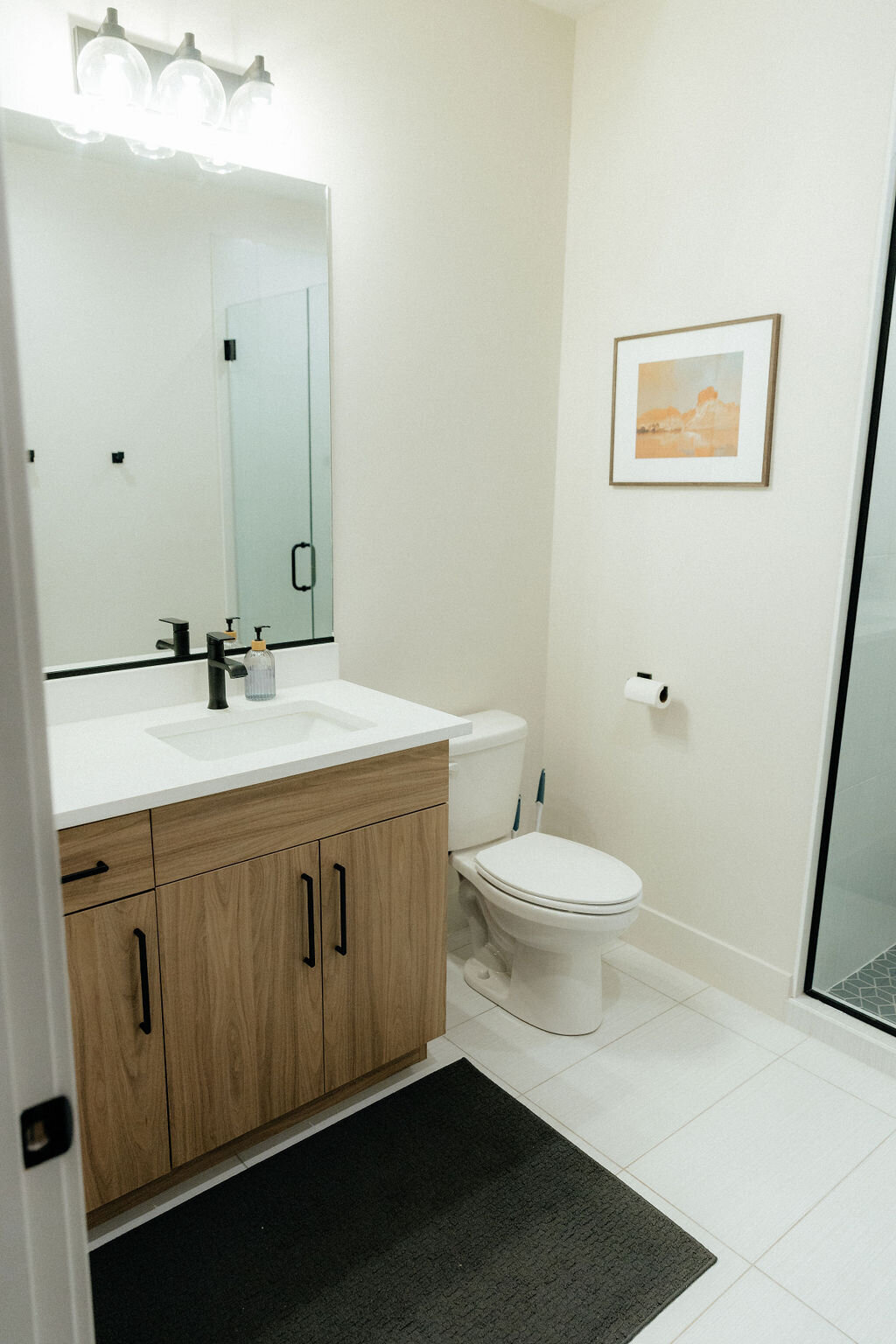 Beezah_FrankiesPlace_ALL-158
