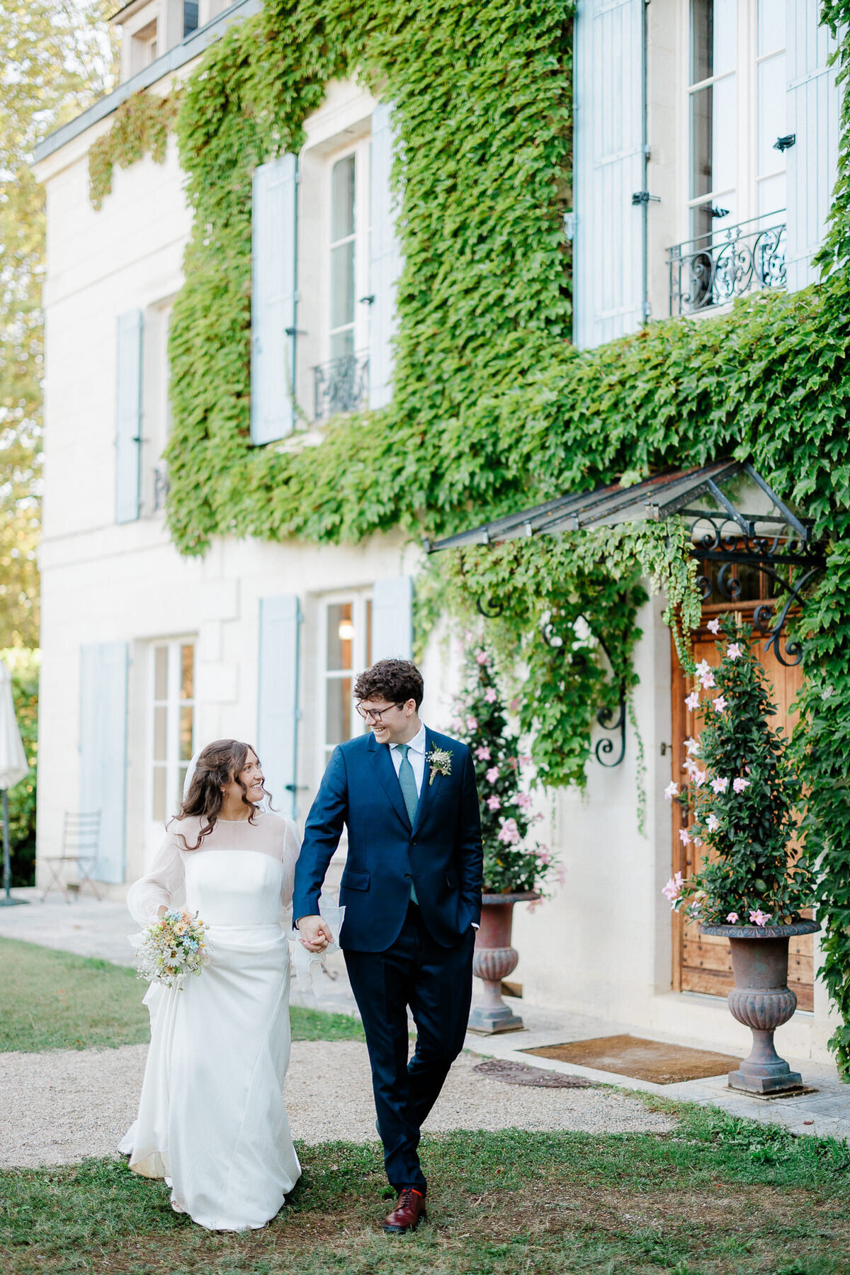 Modern_Chic_Chateau_Valouze_Destination_Wedding_Photographer-65