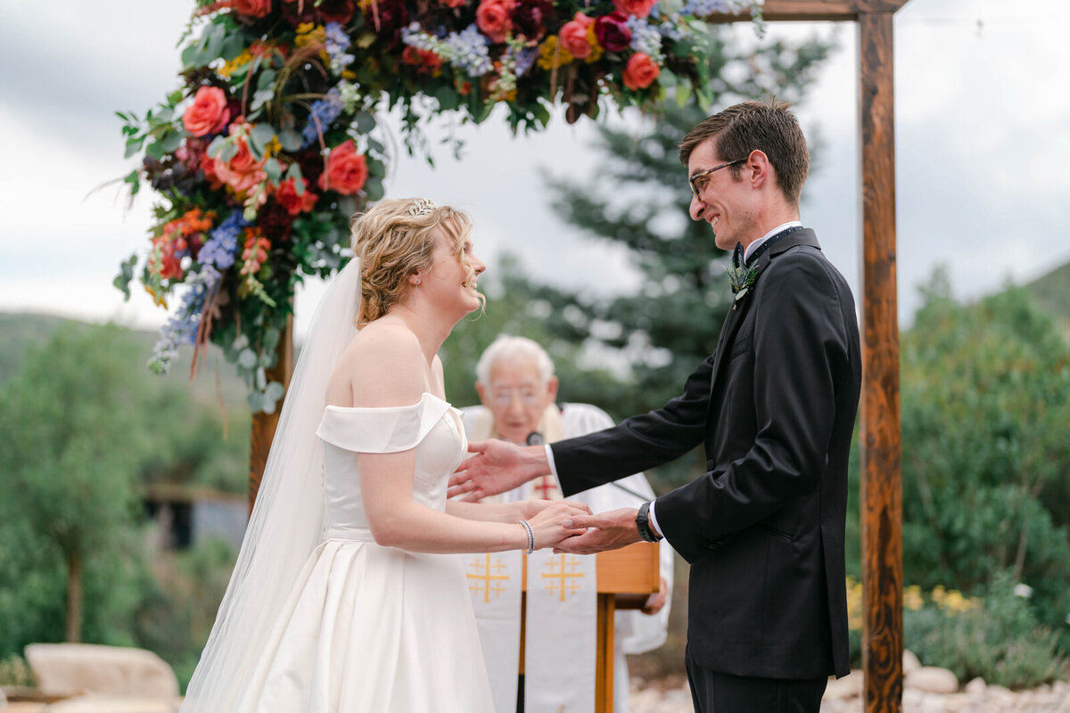 blue-sky-ranch-park-city-mountain-summer-wedding-pepper-nix-2119-1092