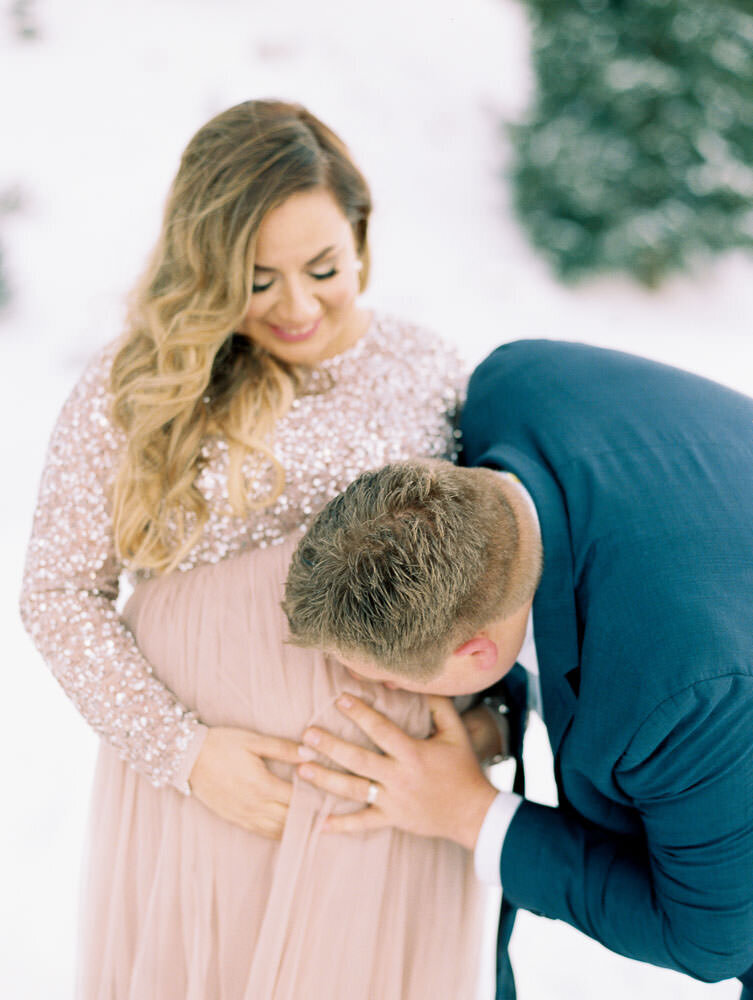 Dani-Cowan-Photography-Maternity-Film-Photographer-Snowy-Colorado59