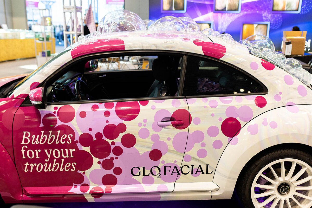 javitz-center-branding-glofacial-3_websize