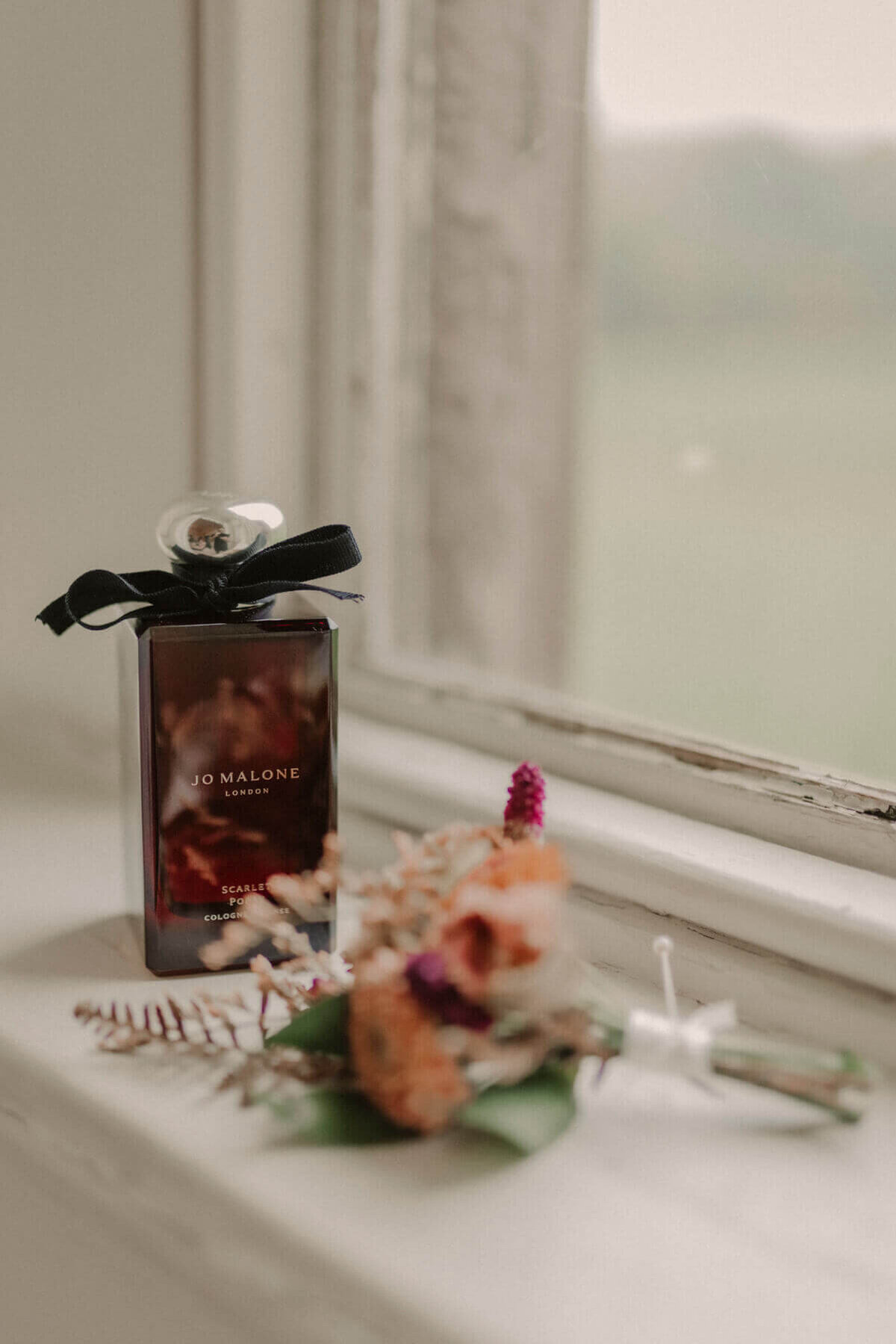 Carrie-Hampton-Court-House-Wedding-Flowers-Issy-And-Bella-Florist-Herefordshire1