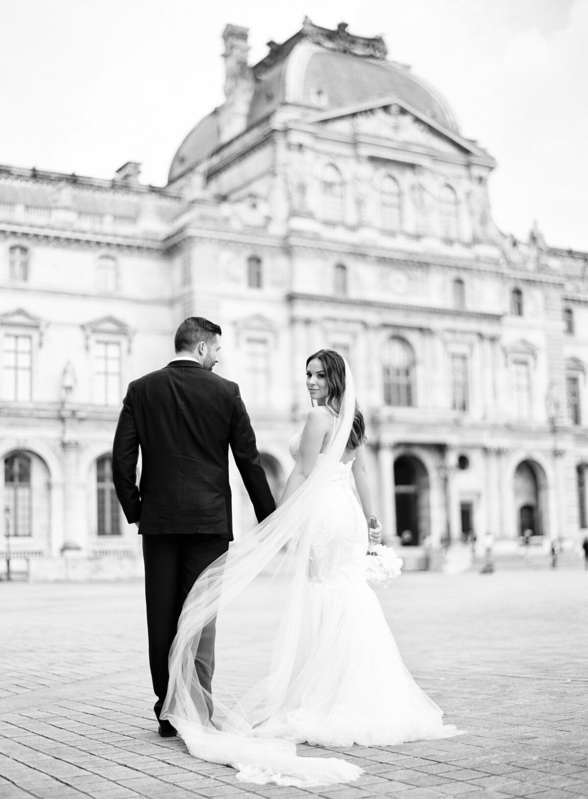chapelle-expiatoire-luxury-wedding-phototographer-in-paris (11 of 53)