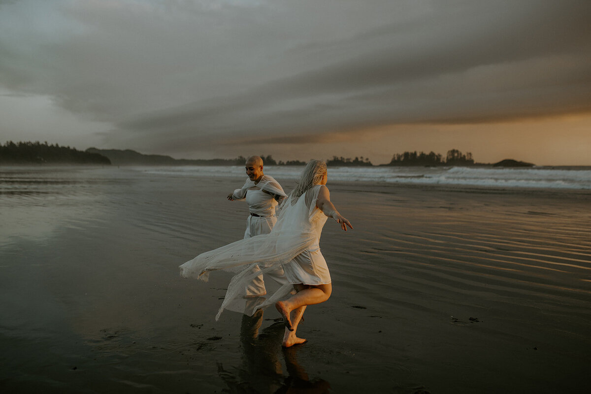 Tofino Elopement Photographer