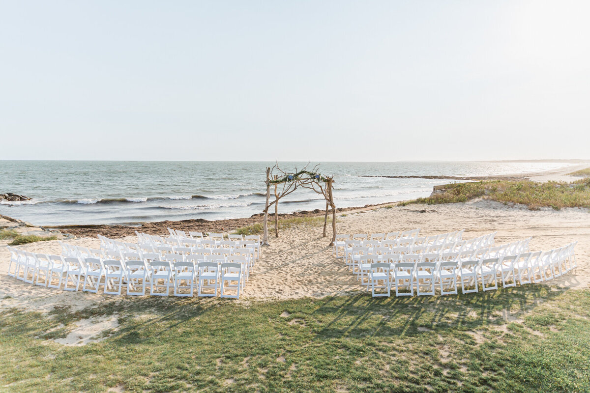 A white and blue Jewish wedding at the Light House in on Cape Cod