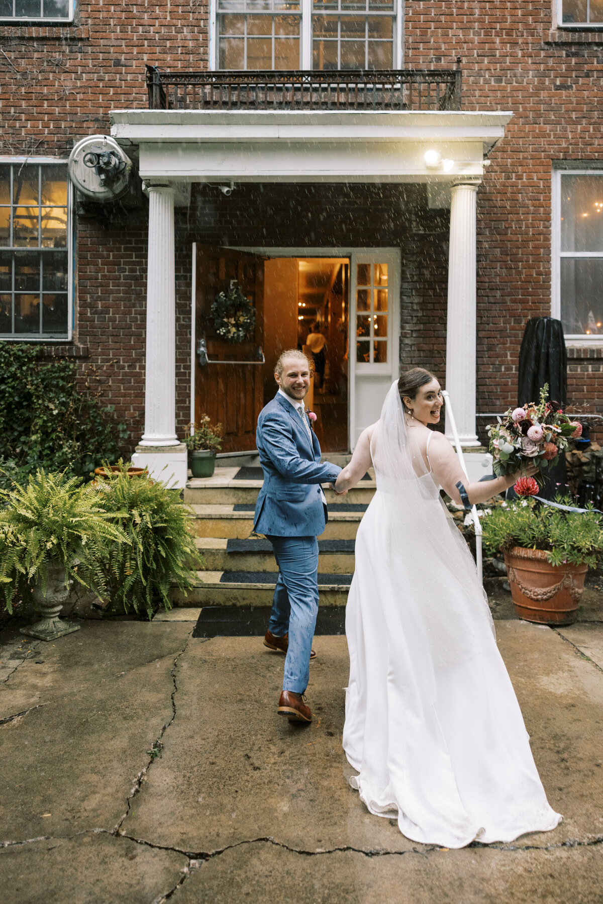 Outing lodge wedding in the rain in still water minnesota-13