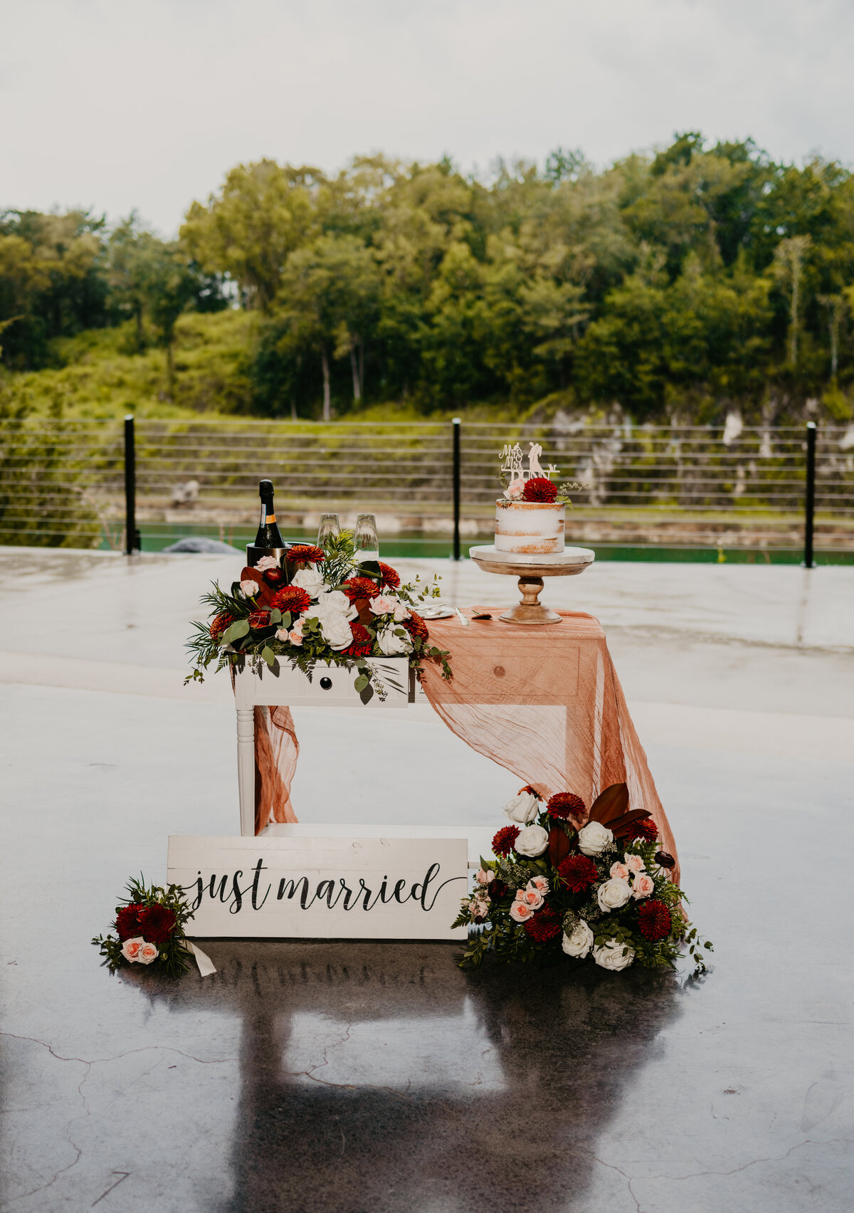 mariah-lacy-photo-white-rock-canyon-florida-elopement-chantilly-chic-celebrations-14