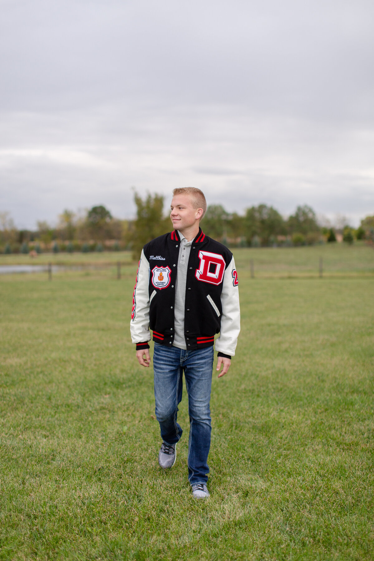 Matthias-098
