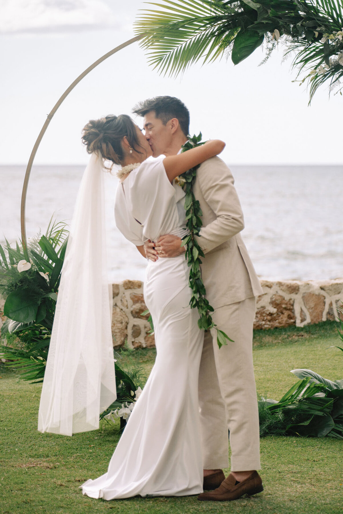 four_seasons_resort_oahu_ko_olina_wedding_picture_50