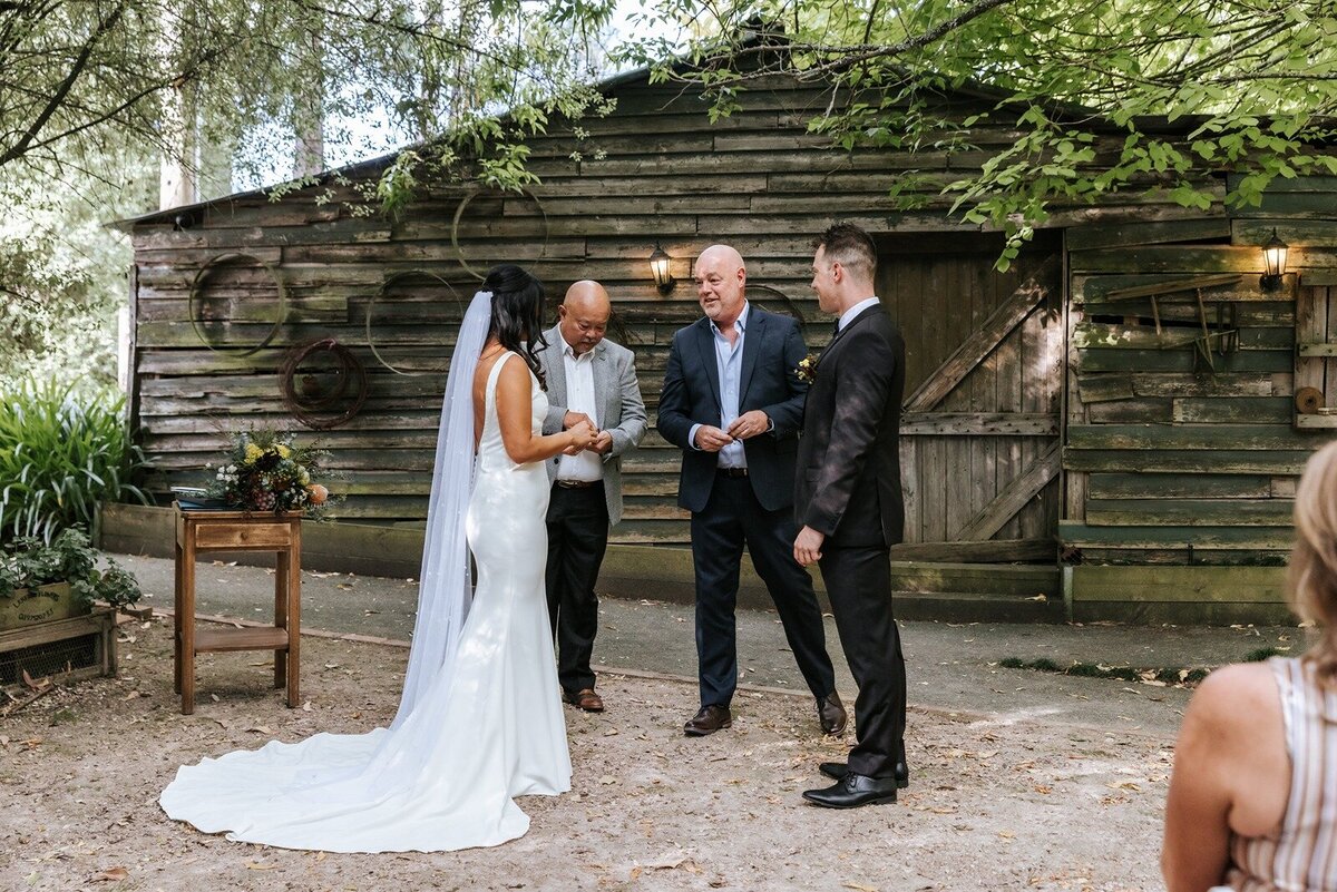 Elope-styled-micro-wedding-victoria-the-log-cabin-ranch23