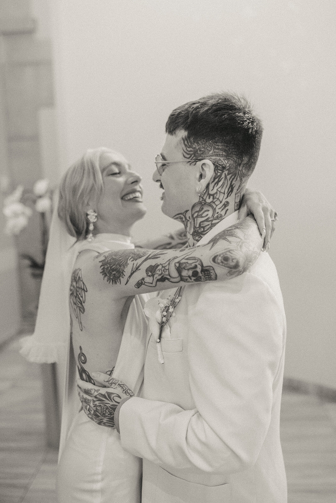 toronto-city-elopement-city-hall-edgy-nontradional-thedrake-rainy-day-cool-alternative-023